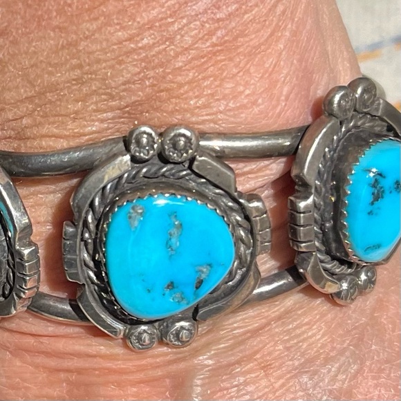 Vintage Navajo Turquoise Sterling Silver Cuff, Artist Marked - Picture 13 of 13